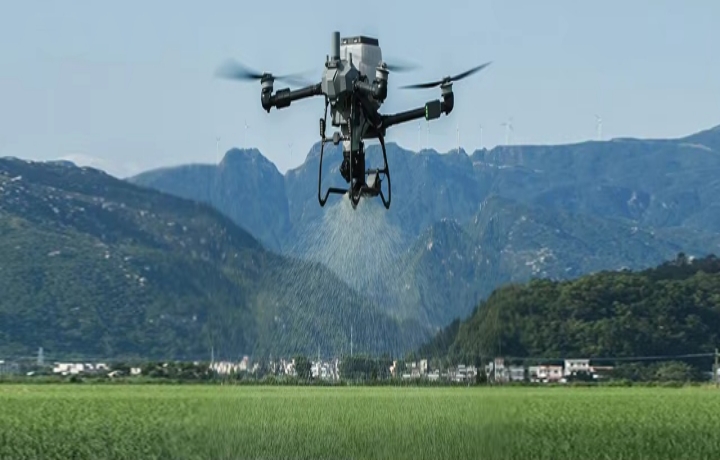 Differentiae gravidae inter lipo et semi-solidum statum batteries.